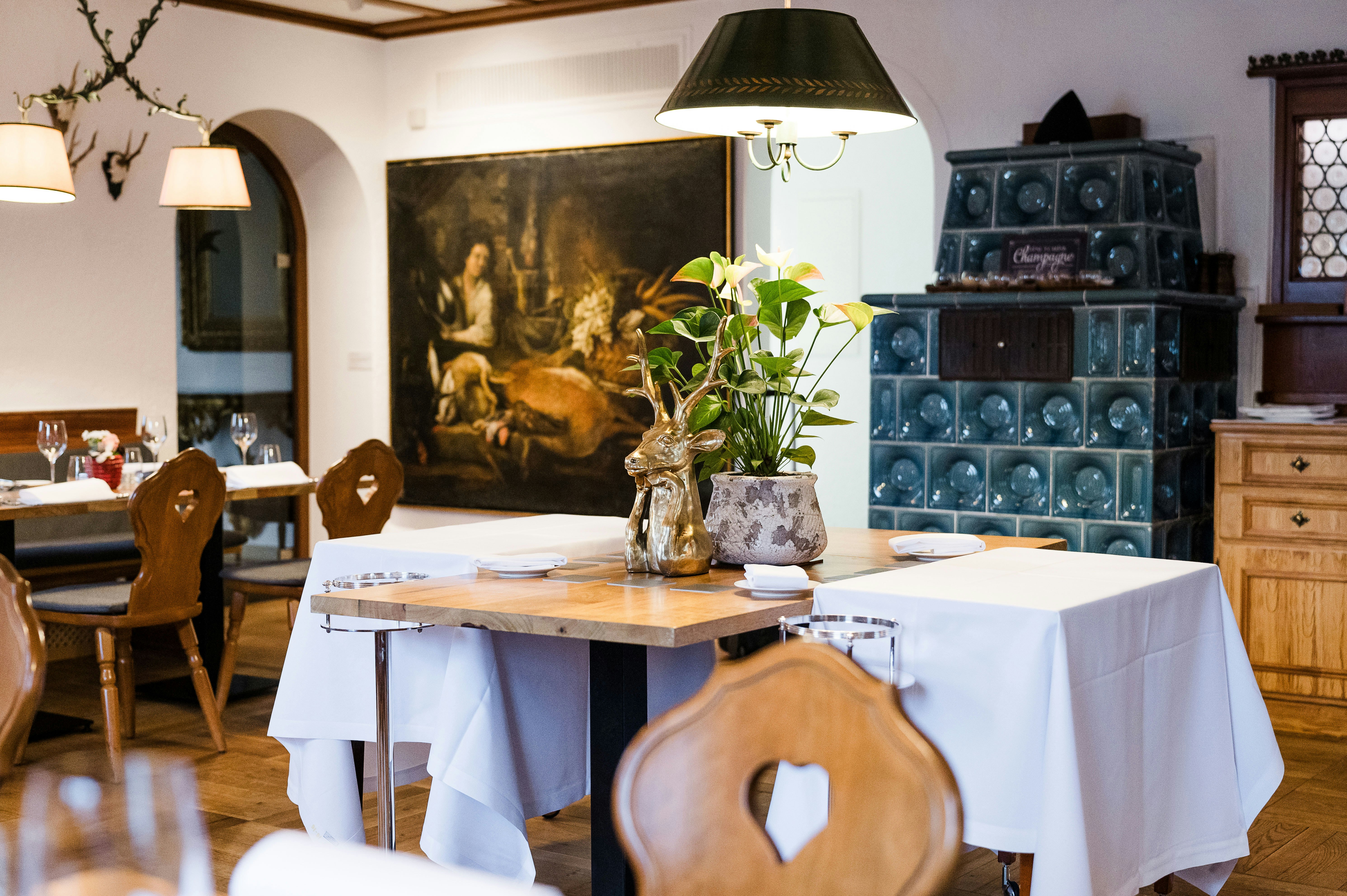 WALD AND SCHLOSSHOTEL FRIEDRICHSRUHE 49/67