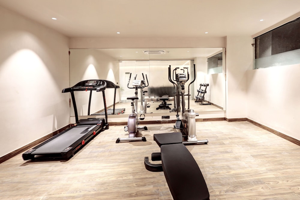 Saltstayz Premier Sector 42 - Golf Course Road 38/62