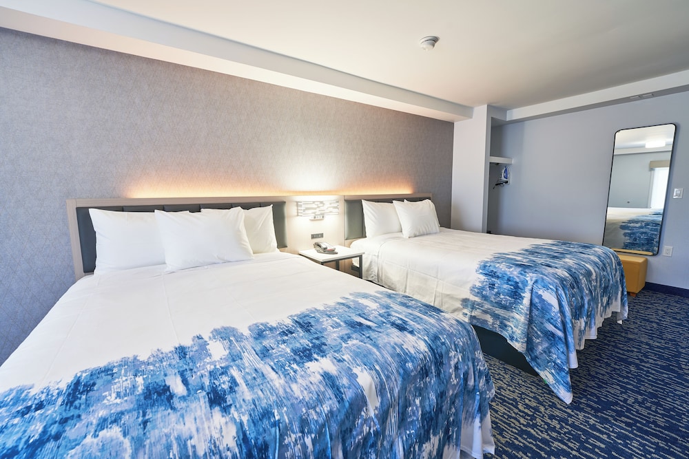 All Seasons Inn And Suites 8/26