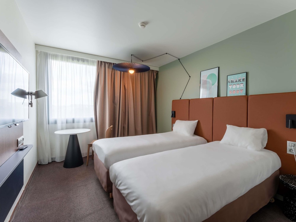 STANDARD, TWIN BEDS
