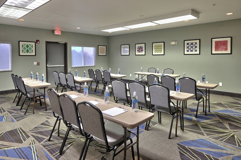Holiday Inn Express Hotel And Suites Portales 57/70