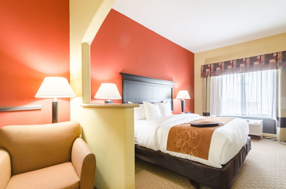 Comfort Suites Salina 18/44