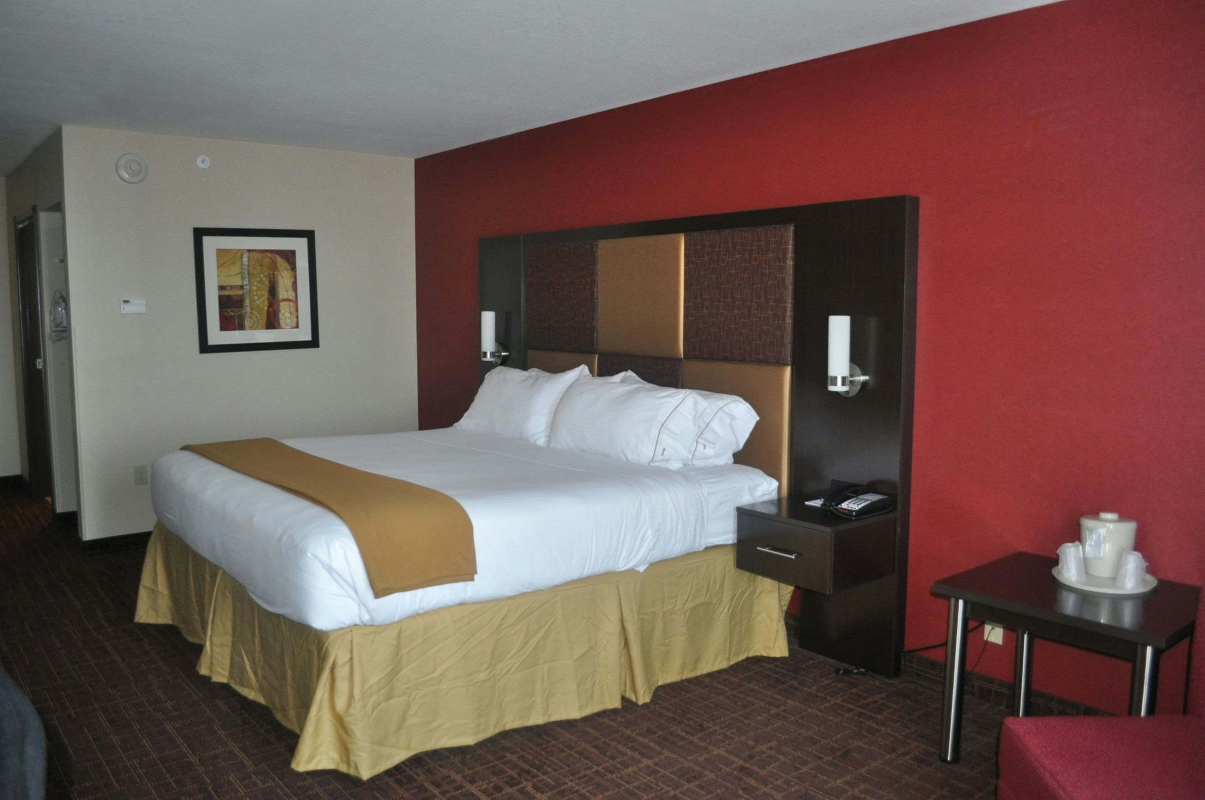 Holiday Inn Express Suites Greensburg 30/58