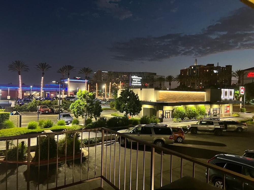 Bposhtels Anaheim 39/40