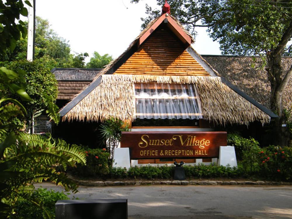 SUNSET VILLAGE BEACH RESORT 2/50