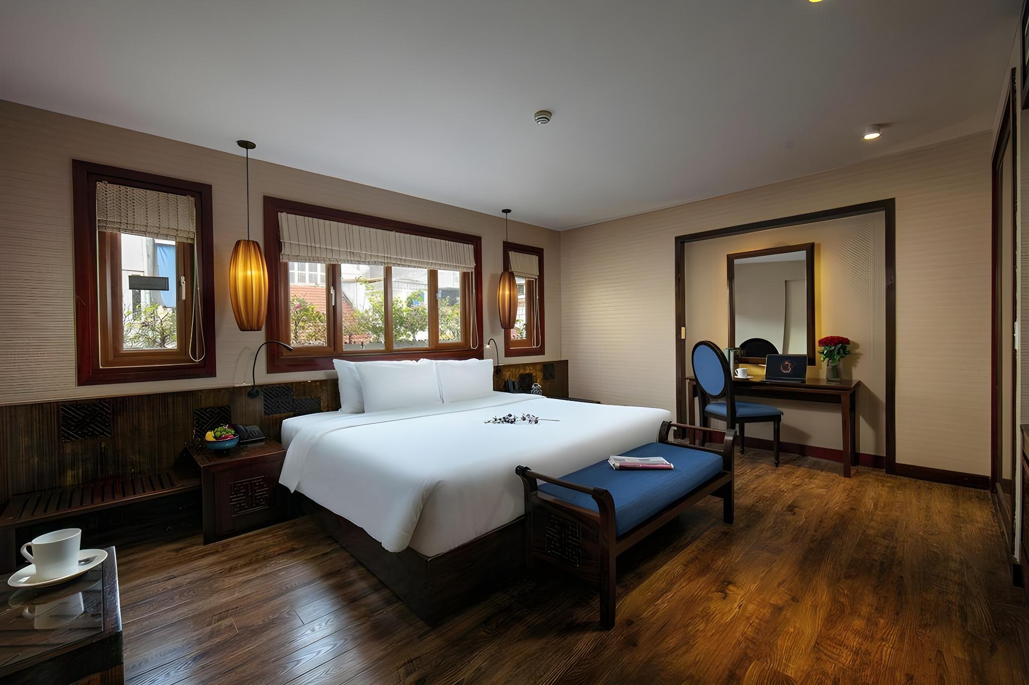 Connecting, Family Suite, Oriental, City View