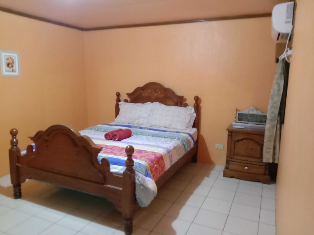 1St Street Park Apartelle 19/55