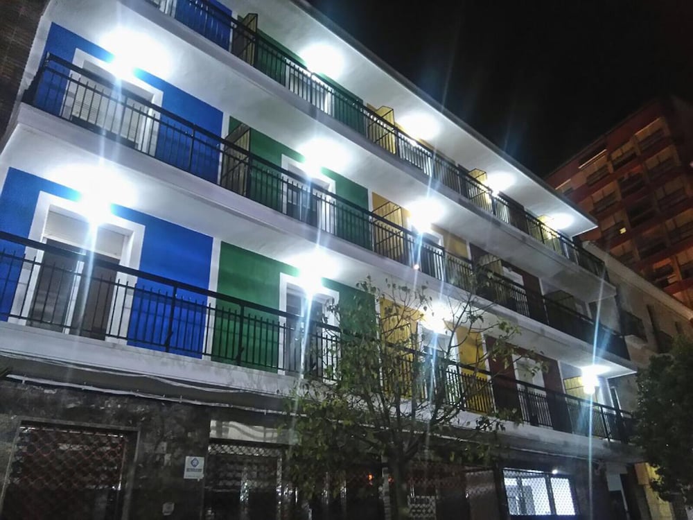 Hostal El Mercat 6/60