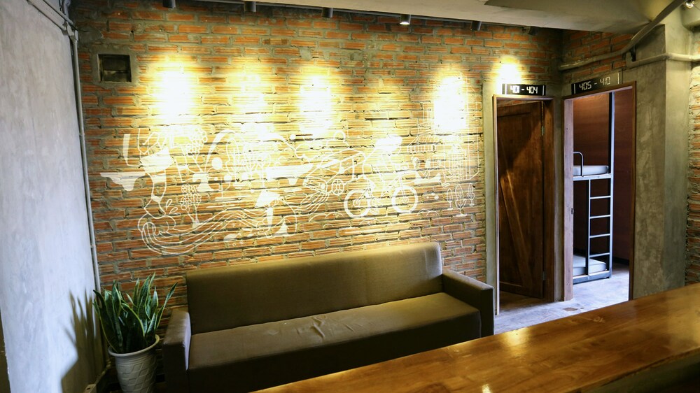 Soft Pillow Hostel - Adults Only 4/45