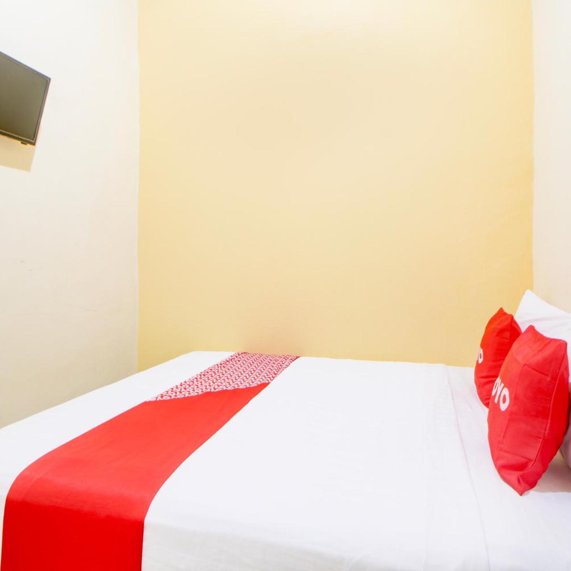 Hotel O Alun-Alun Purwokerto Near Gor Satria Purwokerto Formerly Guest House Blessing 26/32