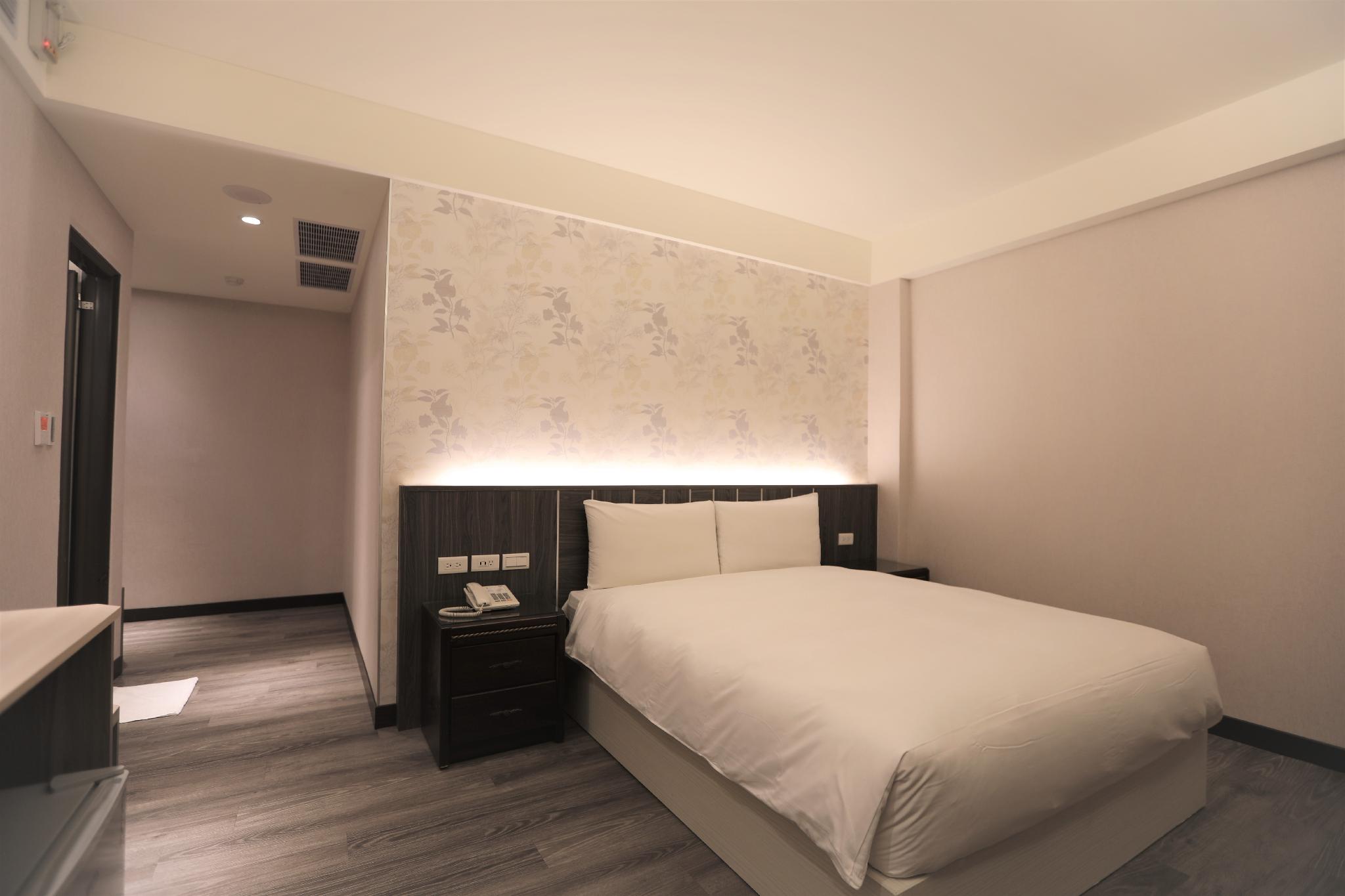 Deluxe, Double Bed