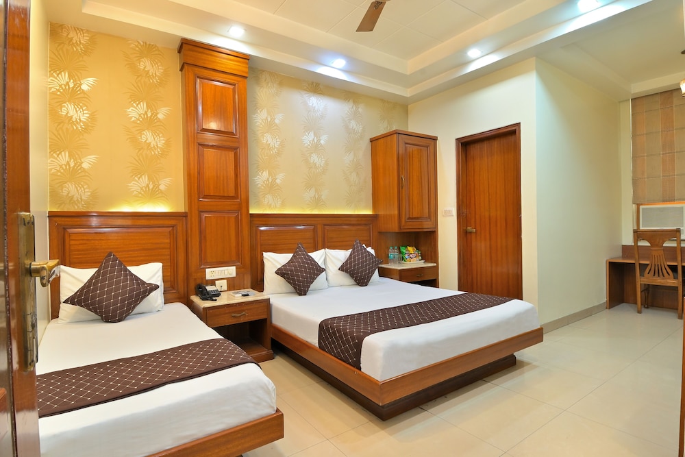 COMFORT, TRIPLE, MULTIPLE BEDS
