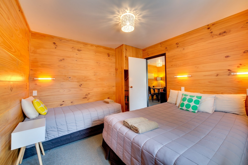 Wellington Top 10 Holiday Park 20/50