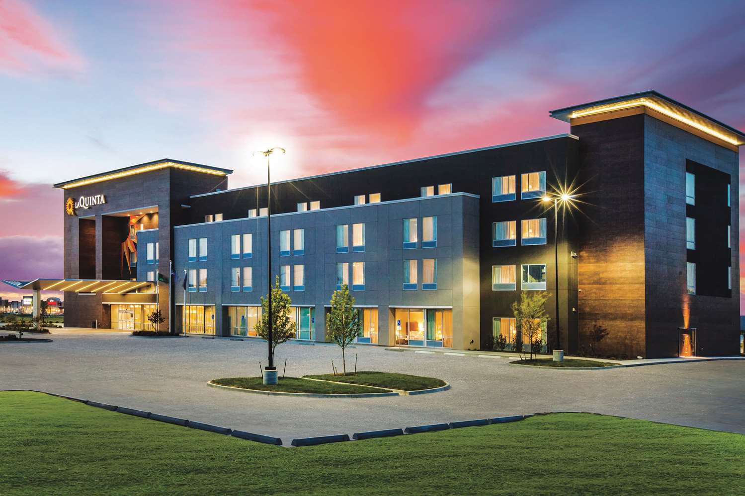 La Quinta Inn And Suites By Wyndham Wichita Northeast 4/37