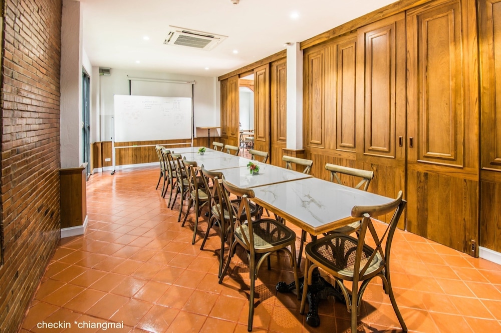 Lanna Oriental Hotel 42/50
