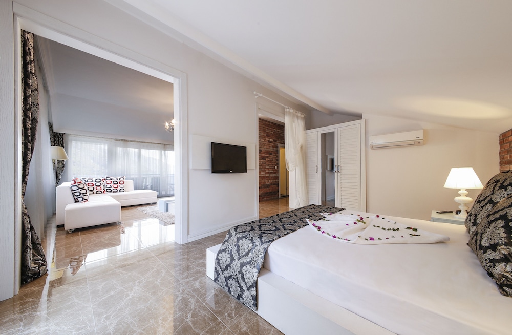 Morina Deluxe Hotel 9/50