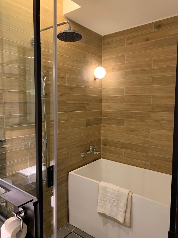 Hotel Midtown Richardson 62/64