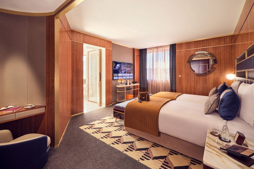 2 BEDROOMS, PRIVILEGE, SUITE