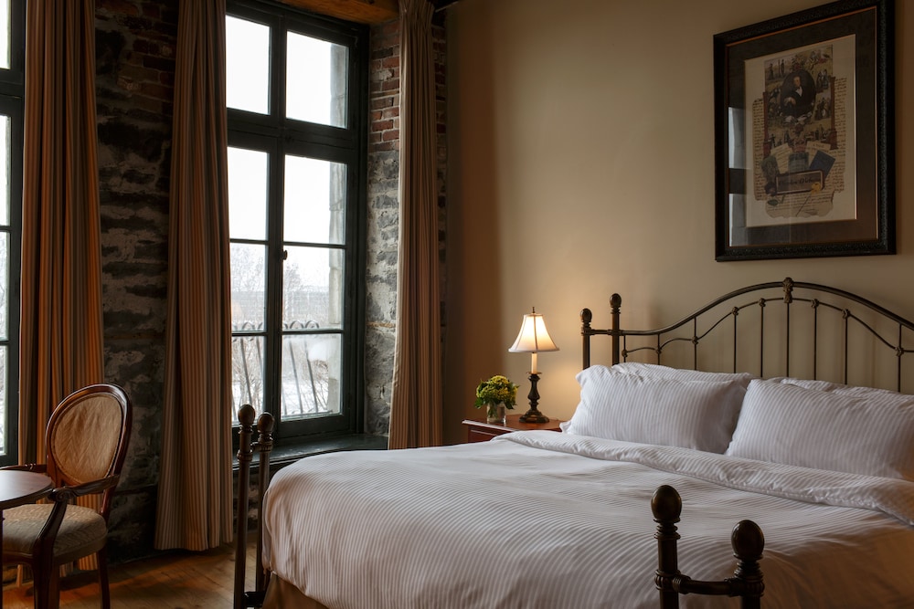 Deluxe, Queen Bed