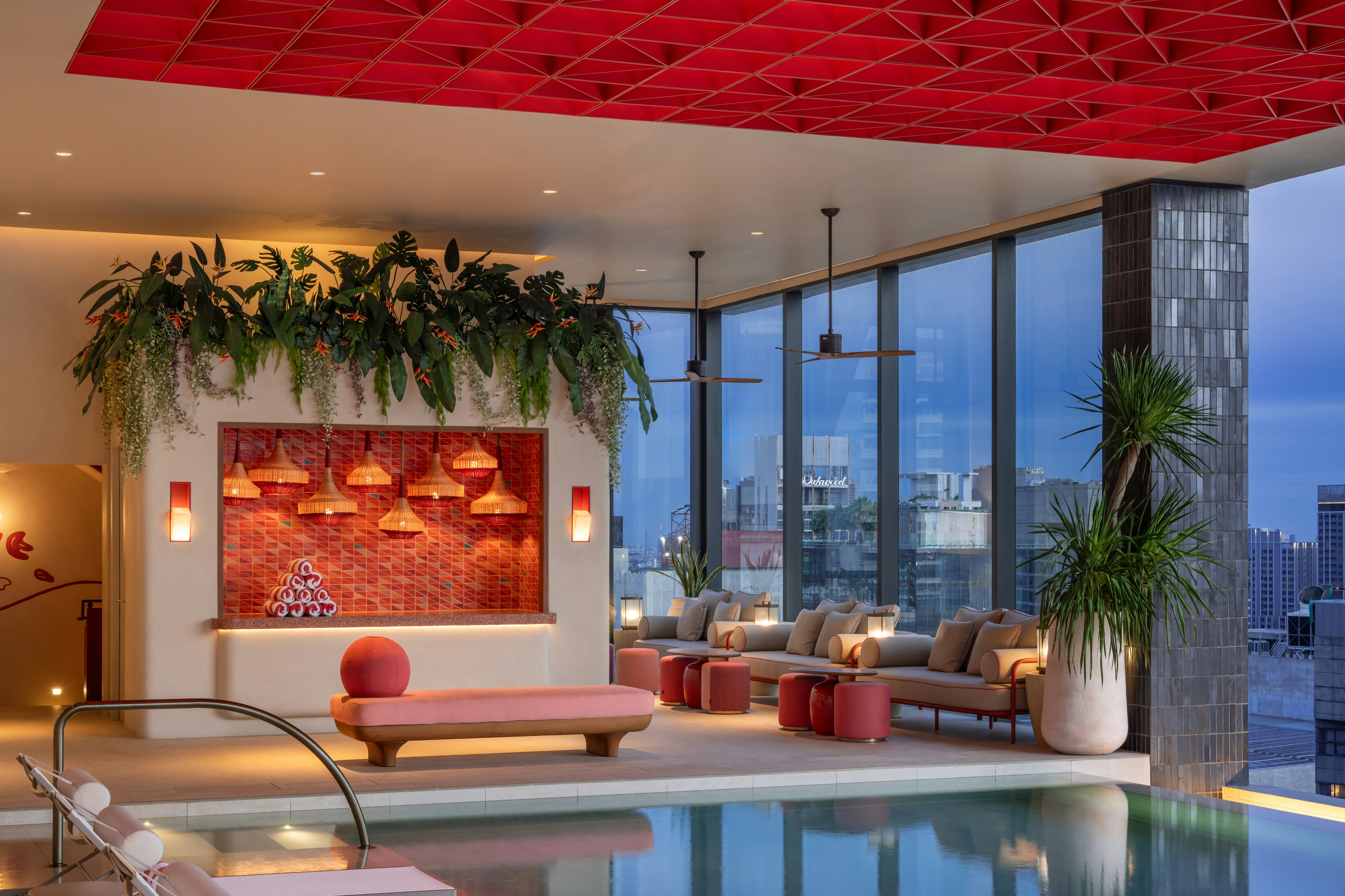 KROMO Bangkok, Curio Collection by Hilton 62/85