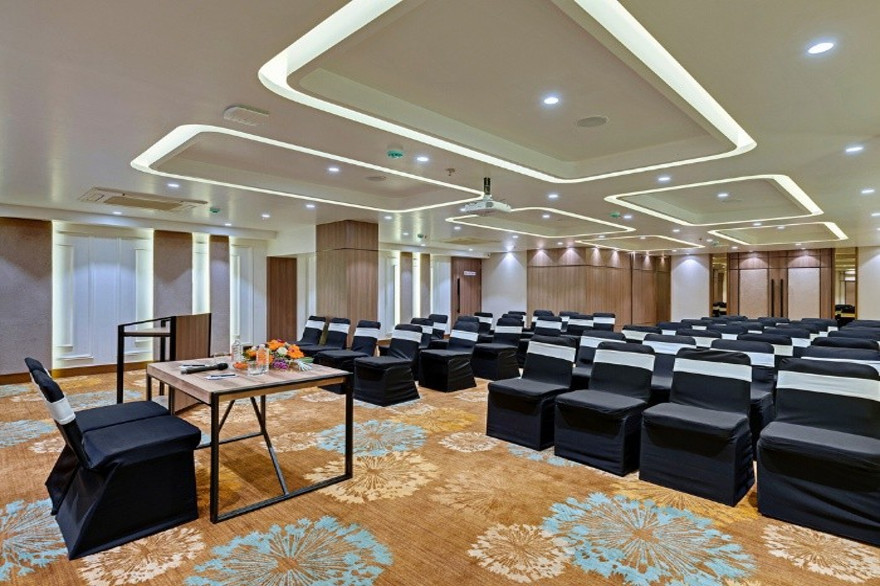 Click Hotel, MIDC Andheri 16/16