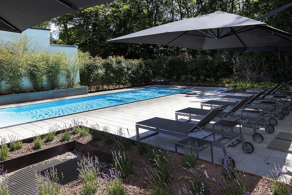 Schlosshotel Monrepos 57/62
