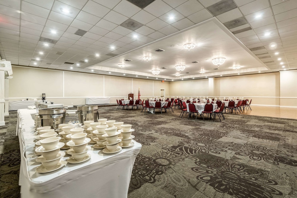Quality Inn Bradley- Bourbonnais 29/33