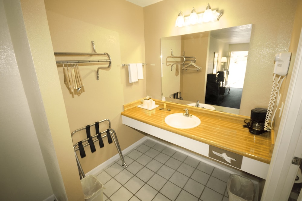 Days Inn by Wyndham DeFuniak Springs 19/19