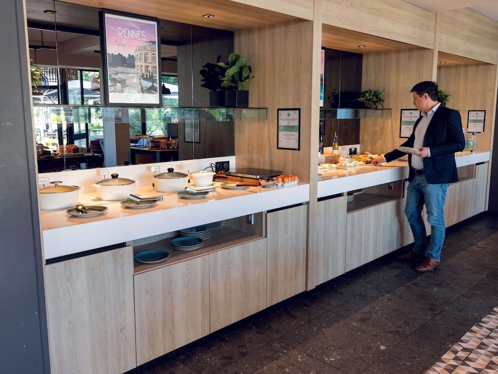 NOVOTEL RENNES ALMA 4/74
