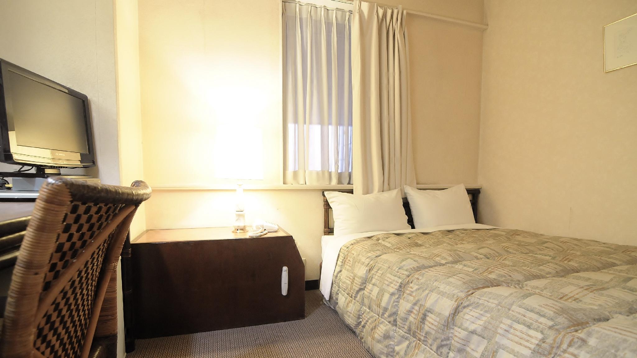 Standard, Double Bed, No View, Atrium Side