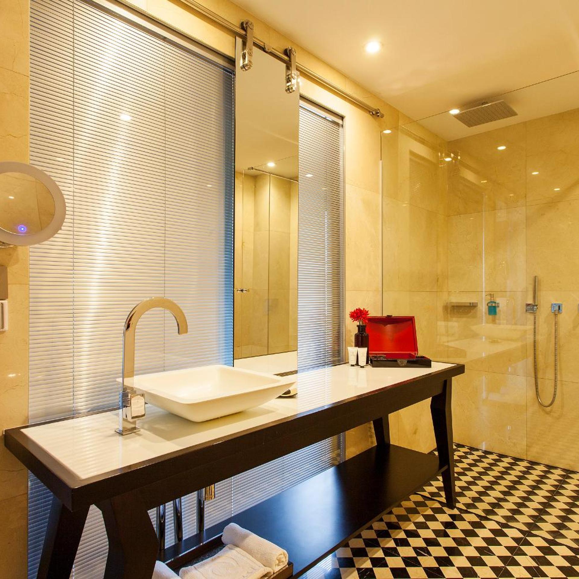 جناح جونيور بسرير كينج، Quentin Boutique Hotel 7/7