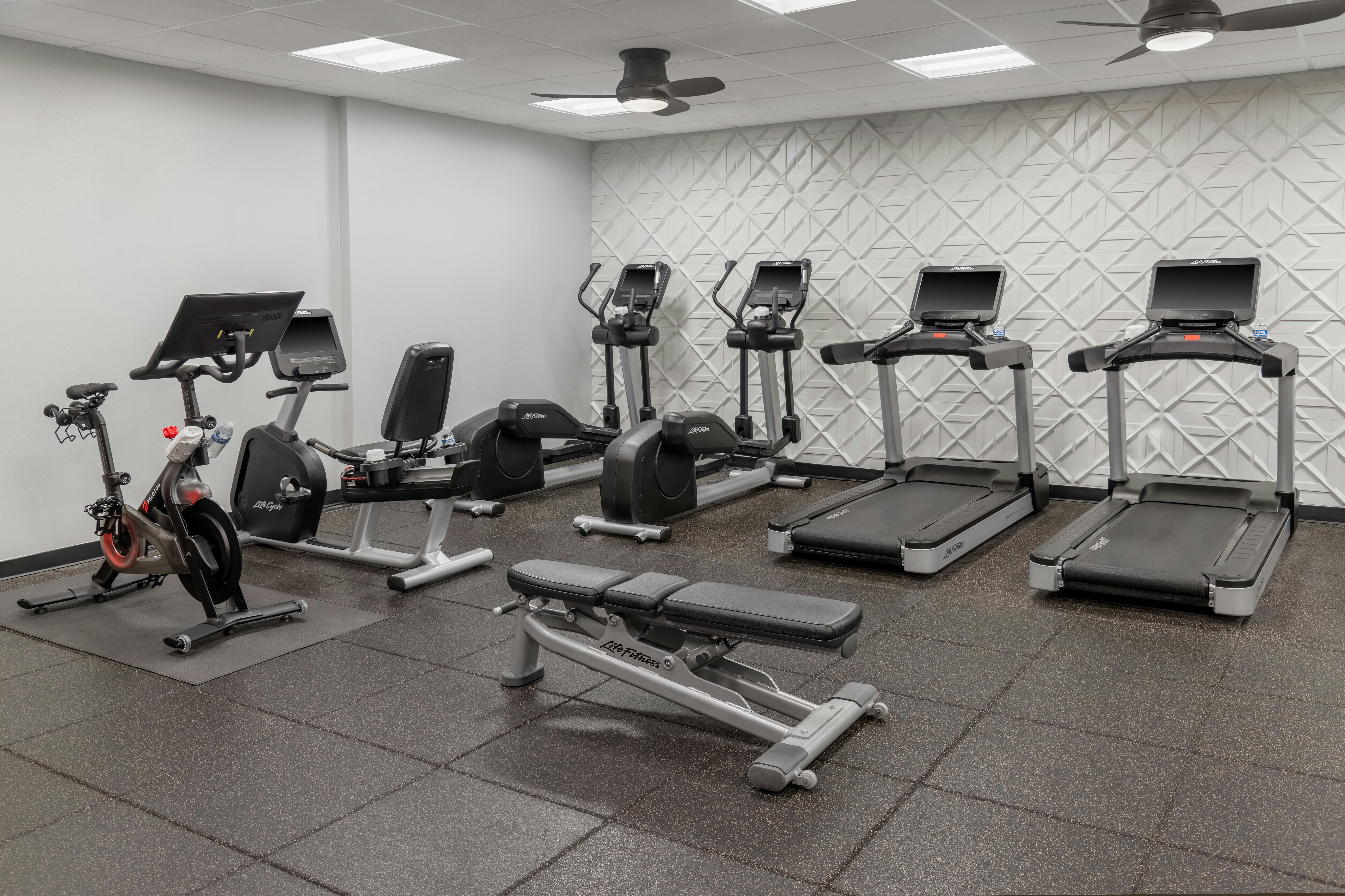 Doubletree By Hilton Mclean Tysons 23/71