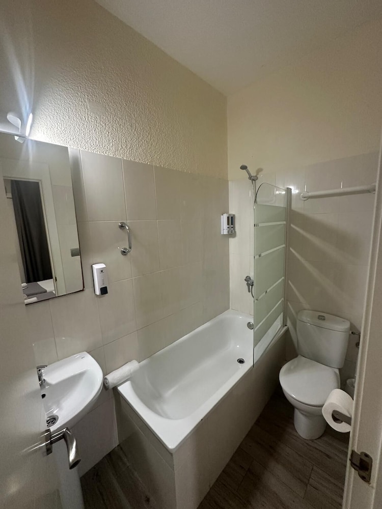Hostal Balmes Centro 37/50