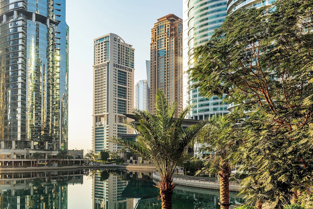 Voco Bonnington Dubai 70/71