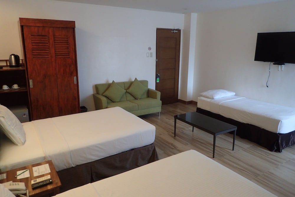 Aozora Seaside Mactan 23/68