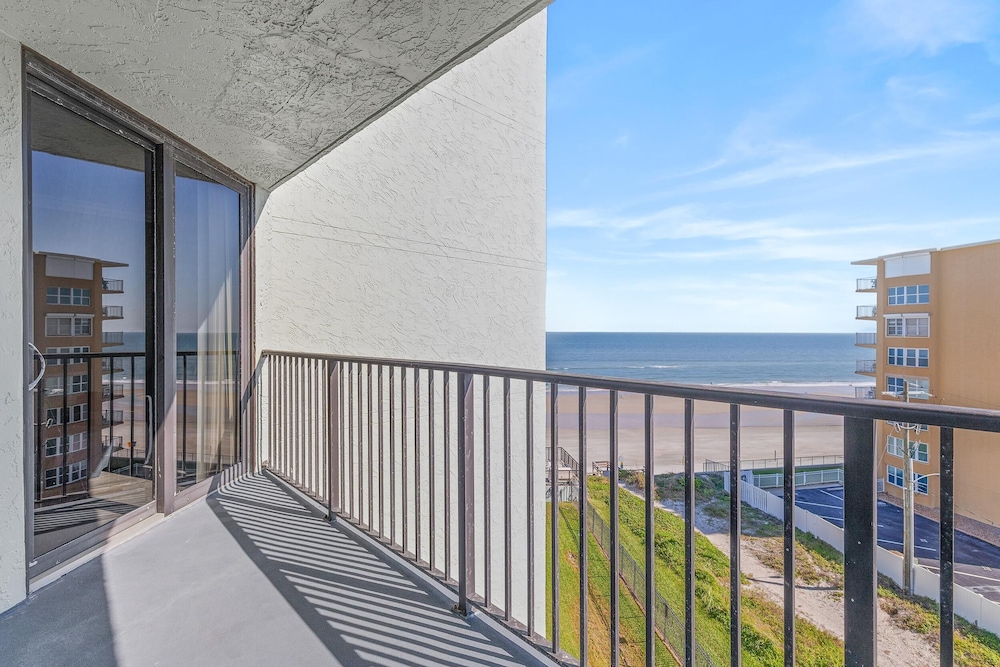 Ocean Trillium Suites 8/50