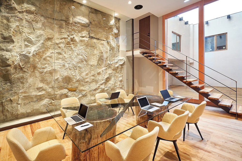 The Log Porto Hotel by Piamonte Hotels 35/50