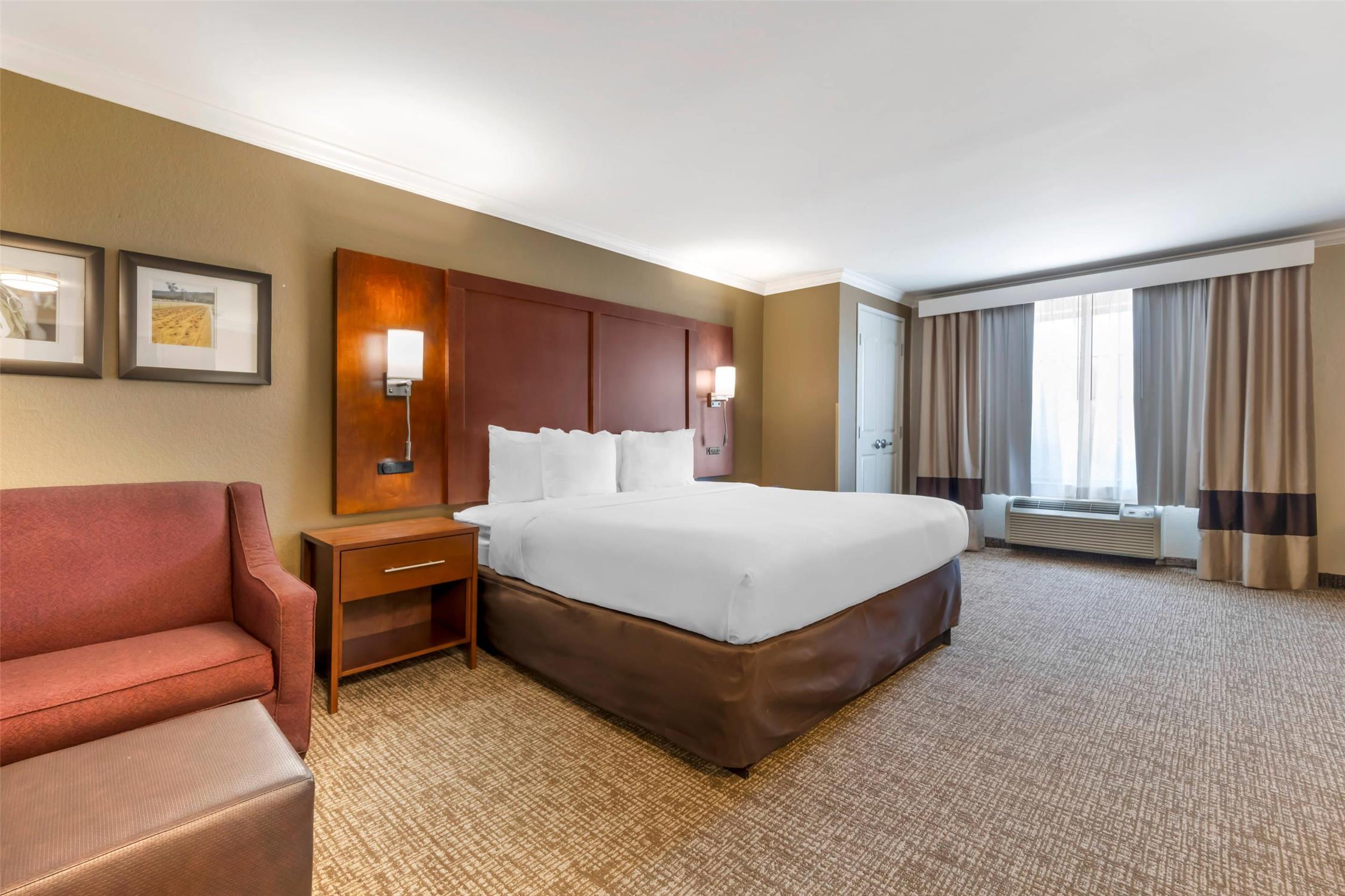 جناح بسرير كينج، Comfort Suites Elizabethtown 2/4
