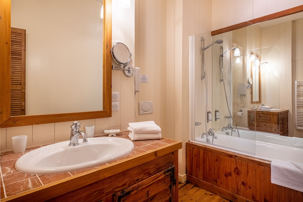 La Baronnie Hotel & Spa 22/88