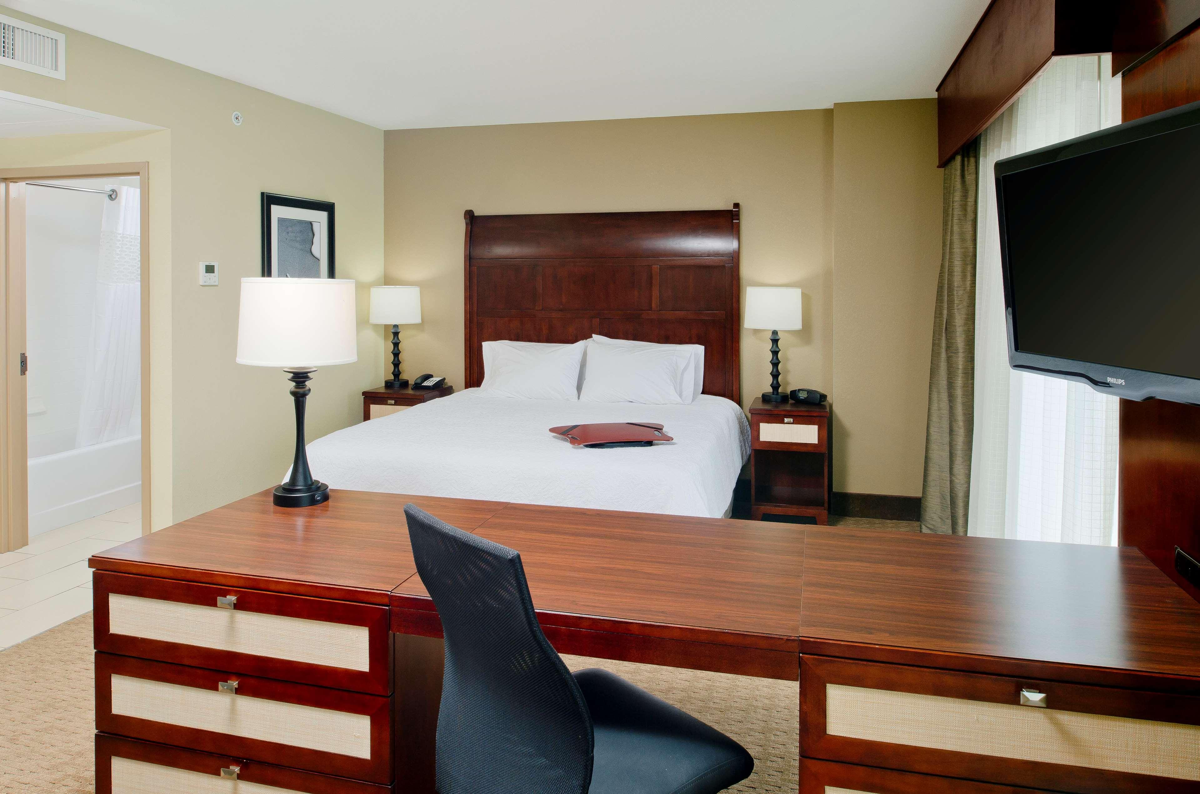 Studio, Suite, King Bed, Bay Front