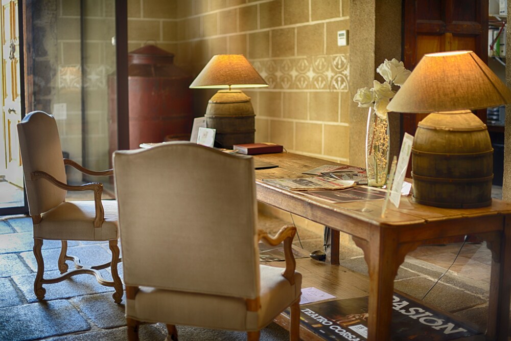 Rusticae Palacio Carvajal Giron 49/63