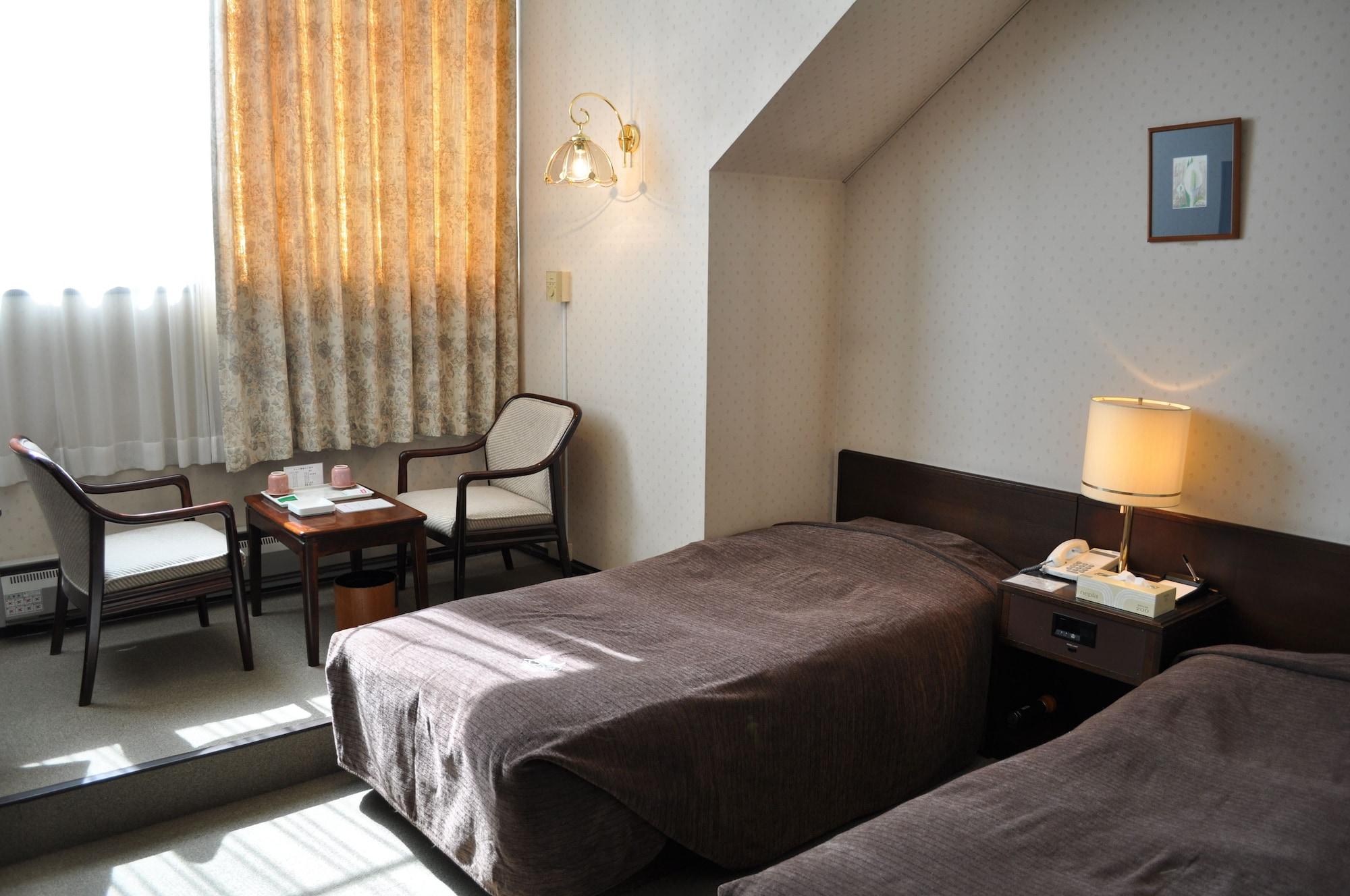Standard, Twin Beds