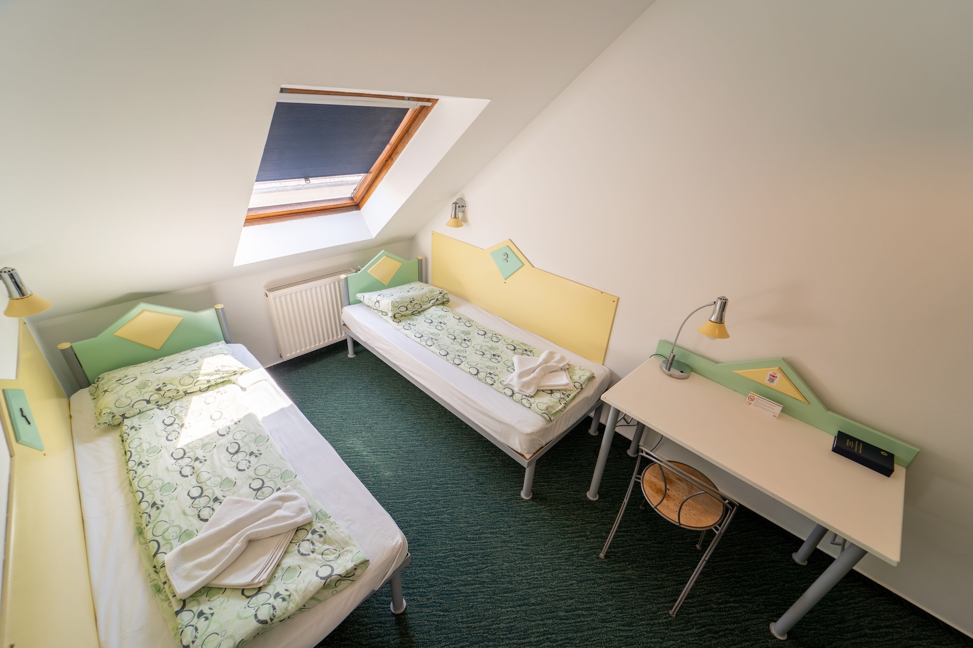 STANDARD, TWIN BEDS