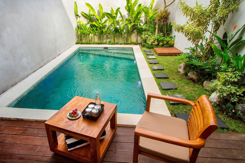 Delu Villas And Suites Seminyak 20/48