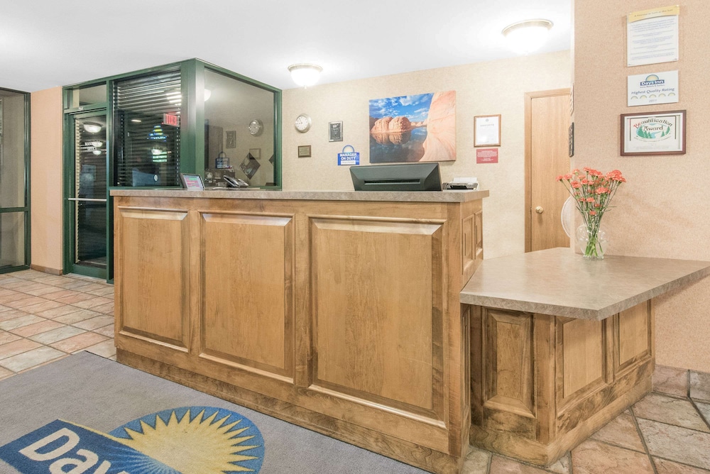 Days Inn by Wyndham West Rapid City 6/32