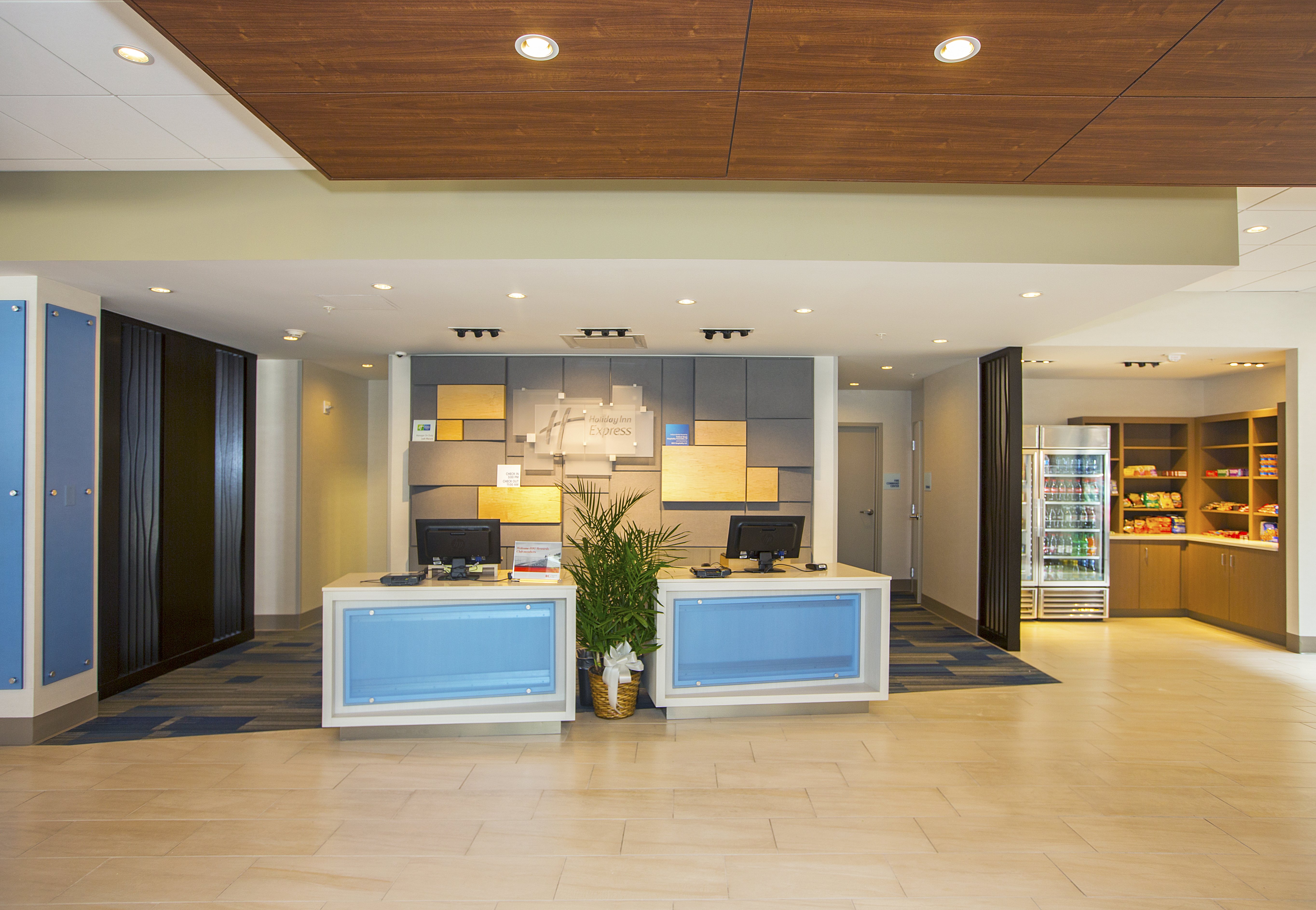 Holiday Inn Express Suites Pittsburgh North Shore 10/60