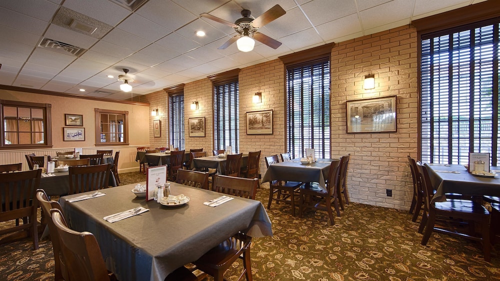 Best Western Inn of the Ozarks 23/32
