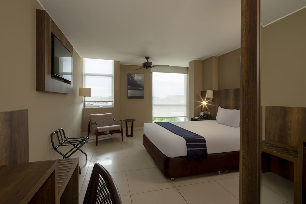 CASA ANDINA SELECT PUCALLPA 30/68