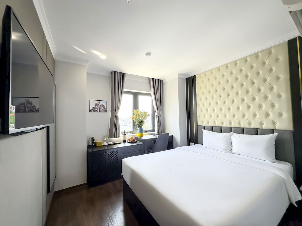 Monaco Hotel 15/49