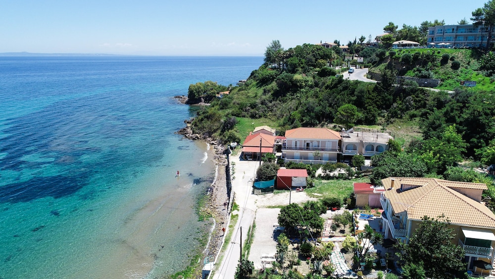 Nefeli Beach 36/44